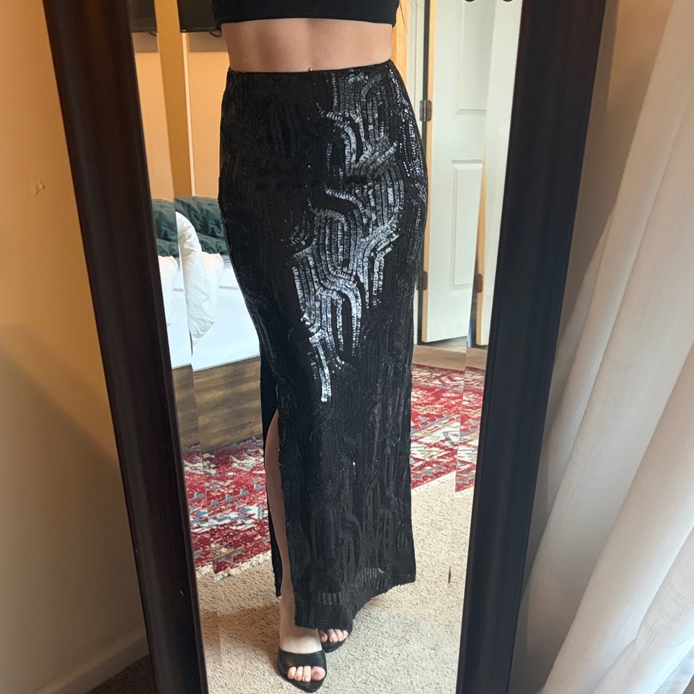 Elie Tahari NWT Black  Sequin Maxi Skirt